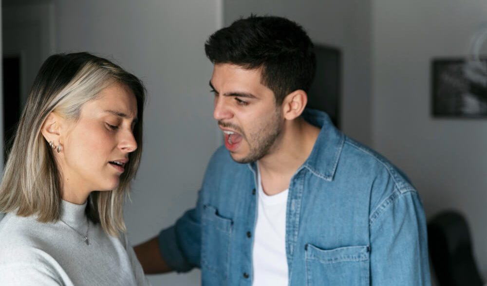 ¿Qué hacer si tu pareja te manipula?